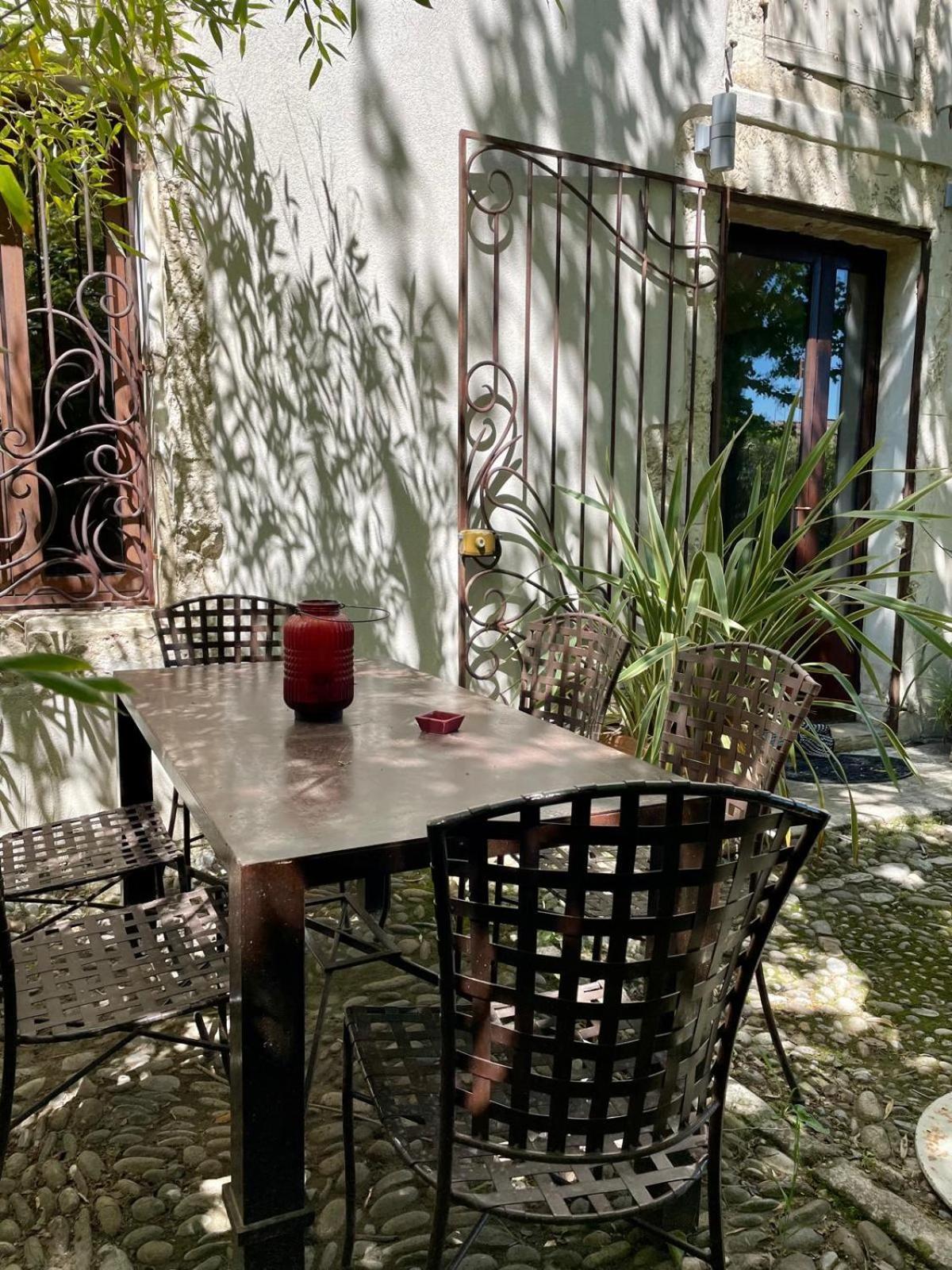 Mas Carita Bed & Breakfast Cabannes Ngoại thất bức ảnh