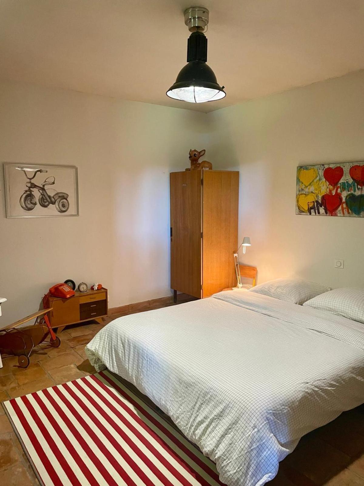 Mas Carita Bed & Breakfast Cabannes Phòng bức ảnh